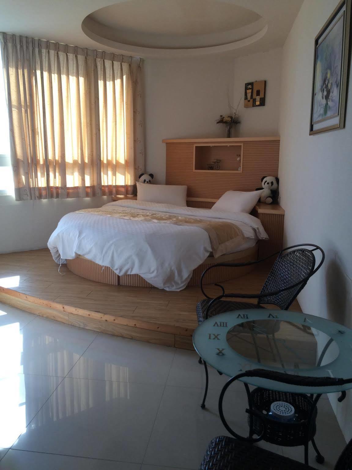Long Hong Bed & Breakfast Magong Exterior foto